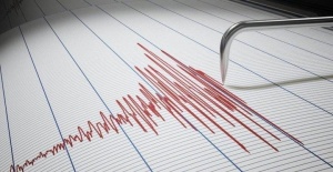 İzmir'in Menemen ilçesinde 4,3 büyüklüğünde deprem meydana geldi.