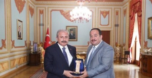 Ekinci, TBMM Başkanı Mustafa Şentop'u makamında ziyaret etti.