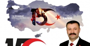 Sayık "Türk Milleti göğsünü siper ederek, dünyaya demokrasi dersi verdi"
