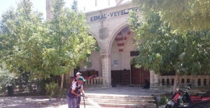 Viranşehir'de Camilerde Temizlik çalışması başladı.