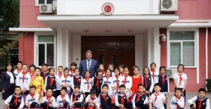 Çinli İlkokul öğrencilerinden  Büyükelçi Önen’e ziyaret