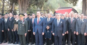 Atatürk,Şehitlik Anıtı'nda düzenlenen törenle anıldı.