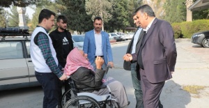 Harran'da engelli vatandaşa tekerlekli sandalye