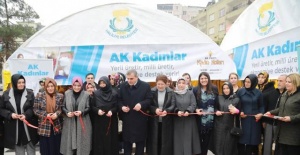 Başkan Beyazgül,Türk Malları Haftası nedeniyle düzenlenen kermesin açılışını yaptı.
