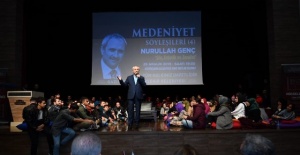 Gaziantep Valisi Gül,"Șiir, Estetik ve Zerafet" konulu söyleși programına katıldı.