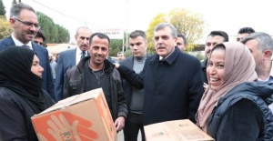 Tel Abyad'a Büyükşehir'den Gıda Yardımı