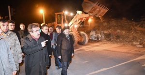 Diyarbakır Valisi Güzeloğlu,Gezin bölgesindeki çalışmaları koordine etmeye devam ediyor