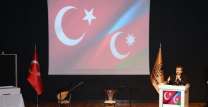 Vali Güzeloğlu "Ağlayan Karanfiller Azerbaycan"programına katıldı.