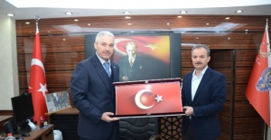 Adıyaman Belediye Başkanı Kılınç,Emniyet Müdürü Ergüder'i Ziyaret Etti.
