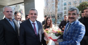 Bakan Yardımcısı Selim Bağlı Şanlıurfa Büyükşehir Belediyesini ziyaret etti.