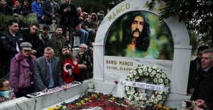 Barış Manço, ölümünün 21. yılında mezarı başında anıldı