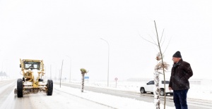 Başkan Soylu,karla mücadele çalışmalarını sahada takip etti.