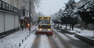 Şanlıurfa Büyükşehir Belediyesinin kar mesaisi devam ediyor