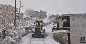 Şırnak'ta Köy Yollarının ulaşıma açık kalması için yoğun çalışma devam ediyor.