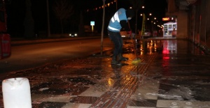 Başkan Yalçınkaya "Akçakale'de kaldırımları sabunlu su ile yıkıyoruz"