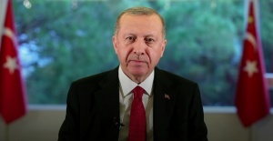 Cumhurbaşkanı Erdoğan “Her vatandaşımızın canı bizim için aynı derecede değerlidir. Bunun için ‘Evde kal Türkiye’ diyoruz”