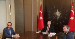 Cumhurbaşkanı Erdoğan, Vefa Sosyal Destek Gruplarının yardım götürdüğü ailelerle görüştü