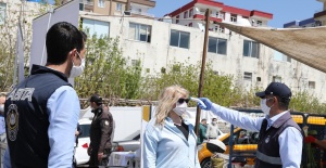 Mardin Valiliği eldiven, maske, el dezenfektanı dağıtımına devam ediyor