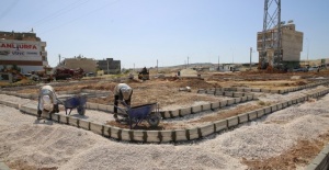 Ahmet Yesevi Mahallesinde yapımına başlanan parkta çalışmalar hızla sürüyor.