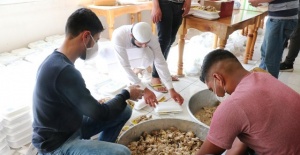 Akçakale'de 1000 Aileye Sıcak İftar Yemeği