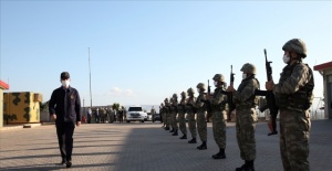 Bakan Akar Ve Komutanlar Suriye Sınırında