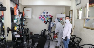 Birecik Belediyesi kuaför- Berber salonlarına dezenfektan, maske ve kolonya desteğini verdi