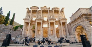 "Evde Bayram Konserleri" Efes Antik Kenti'nde