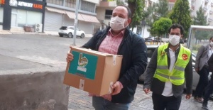Viranşehir Belediye Başkanı Ekinci,iş yerleri kapanan esnaflara erzak desteği.