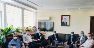 Bakan Yardımcısı Bağlı,Adıyaman Valisi Mahmut Çuhadar'ı ziyaret etti.
