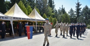 Kilis Valisi Soytürk,İl Jandarma Komutanlığında askerlerin yemin törenine katıldı.
