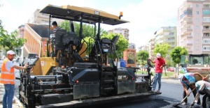 Şanlıurfa Büyükşehir,asfaltlama çalışmalarına hız kesmeden devam ediyor.