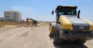 Haliliye Belediyesi, ilçe genelinde yol yapım çalışmalarına aralıksız devam ediyor.