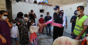 Eyyübiye Belediye Başkanı Kuş,onlarca aileye kurbanlarını teslim edip, mutluluklarına ortak oldu