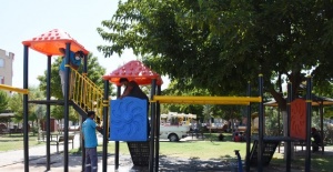 Hilvan Belediyesi parklarda yeni çocuk oyun grupları kurdu
