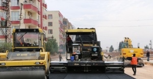 Büyükşehir Belediyesi, asfalt hizmetlerini Viranşehir'e taşıdı