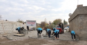 Bozova Belediyesi kilitli parke taşı ve bordür döşeme çalışmalarına devam ediyor