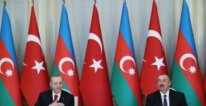 Cumhurbaşkanı Erdoğan “Gerçekten 44 günlük savaş sonrasında ortaya çıkan netice Azerbaycan’daki kardeşlerimizi nasıl sevindirdiyse aynı şekilde Türkiye’deki kardeşlerini de sevindirmiştir”
