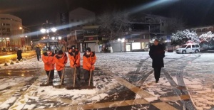 Malatya Büyükşehir Belediyesi "tuzlama ve kar küreme çalışmalarımız devam ediyor"