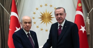 Cumhurbaşkanı Erdoğan,Bahçeli'yi telefonla arayarak tebrik etti.