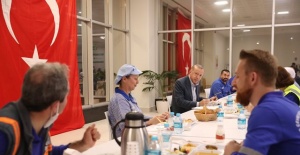Cumhurbaşkanı Erdoğan,1 Mayıs Emek ve Dayanışma Günü’nde işçiler ile iftar yemeğinde bir araya geldi.