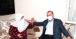 Cumhurbaşkanı Erdoğan ,İstanbul Sultanbeyli'de yaşayan Mahruze Keleş ve ailesini ziyaret etti.