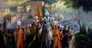 Fatih Sultan Mehmet Han'ı rahmetle ve minnetle yad ediyoruz.
