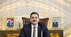 Başkan Canpolat "12 Mart İstiklal Marşı'nın kabulünün yıldönümünde Milli Şairimiz Mehmet Akif Ersoy'u saygıyla anıyorum.”