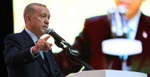 Cumhurbaşkanı Recep Tayyip Erdoğan;Hazreti Mevlana “Testinin içinde ne varsa, dışına da o sızar” diyor.