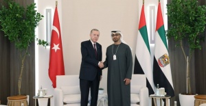 Erdoğan, Dubai'de B.A.Emirlikleri Devlet Başkanı Muhammed Bin Zayed Al Nahyan ile bir görüşme gerçekleştirdi.